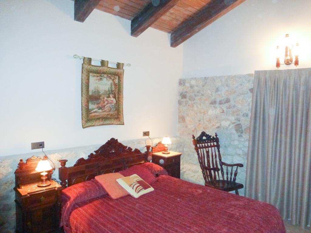 Viladomatrural Guest House La Nou de Bergueda Room photo